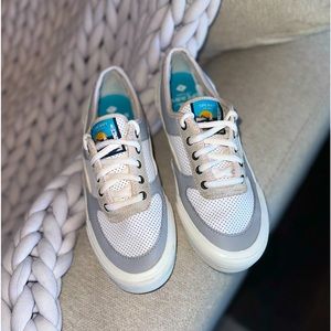NWOT Leather Sperry Sneakers W sz8 Boat shoes
